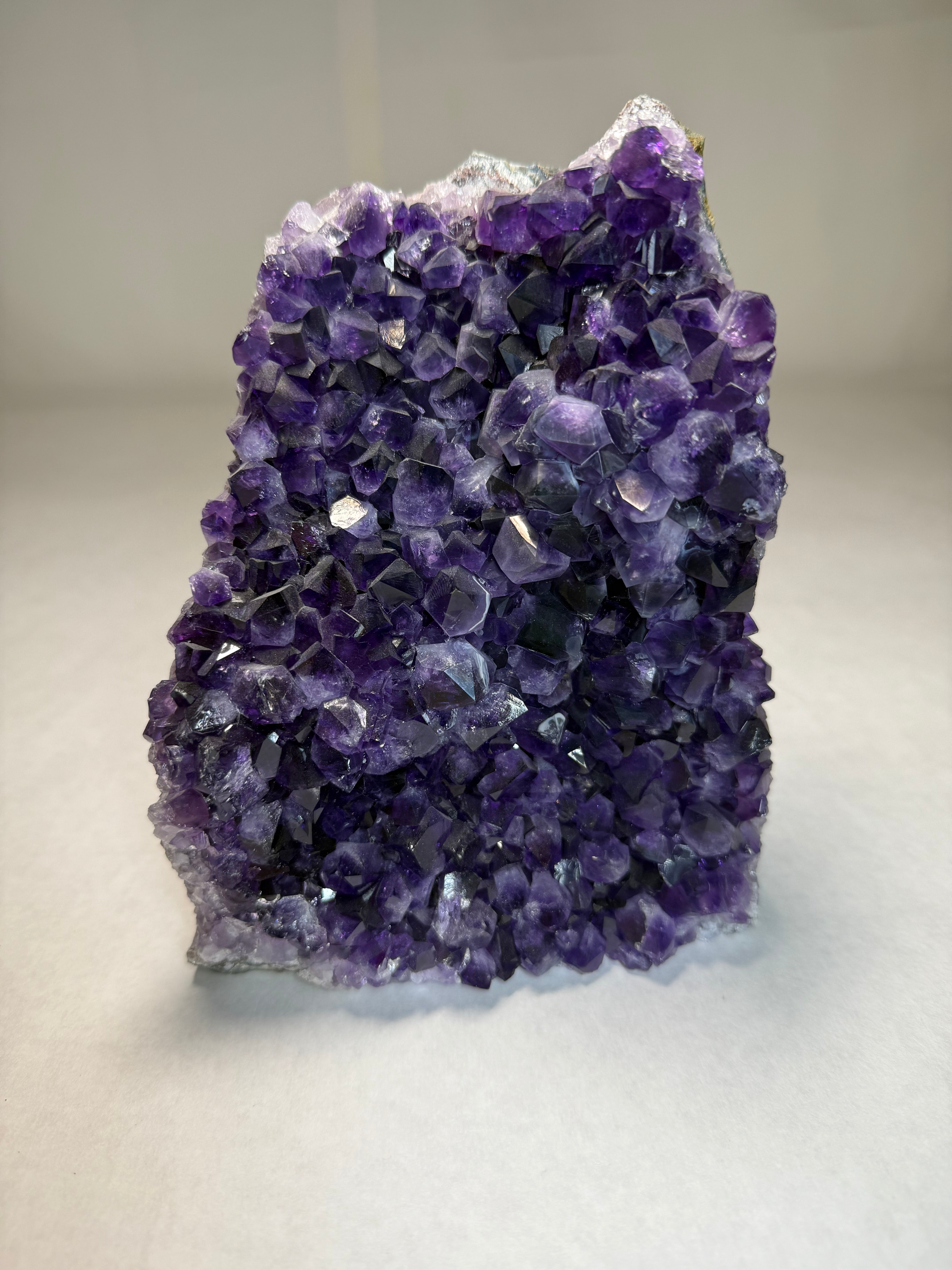 Amethyst w/cut base (High Grade)