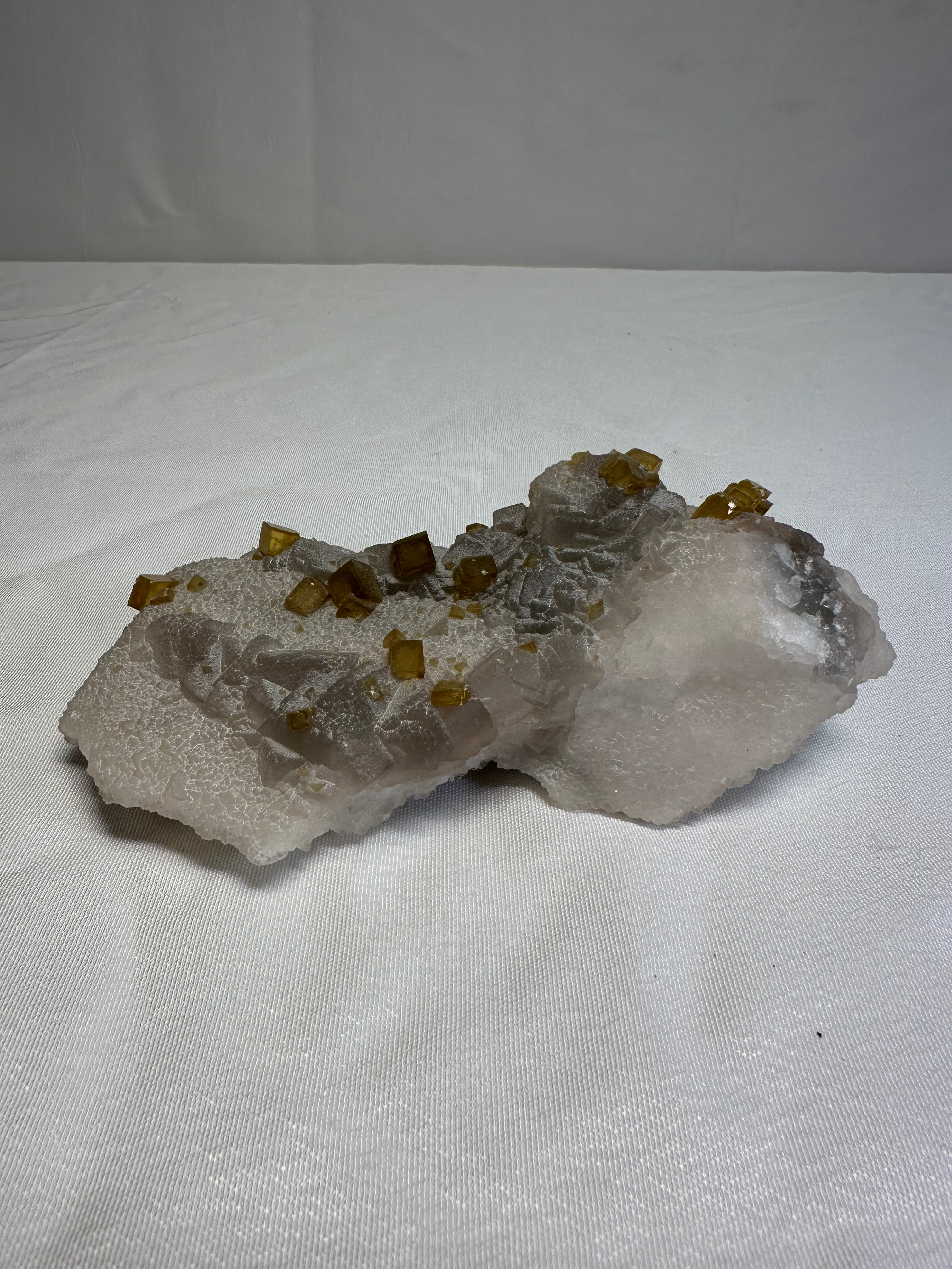 Barite on Quartz